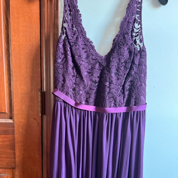 David’s bridal plum size 12 bridesmaid dress - Picture 5 of 5